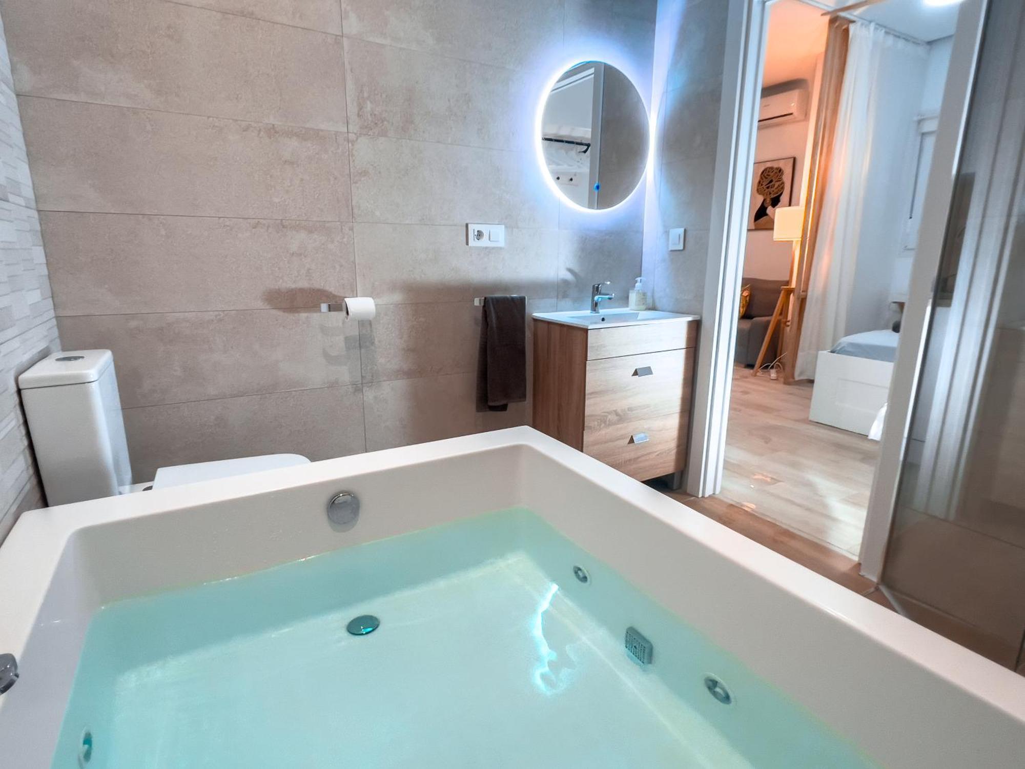 Estudio Jacuzzi Con Encanto En Triana Séville