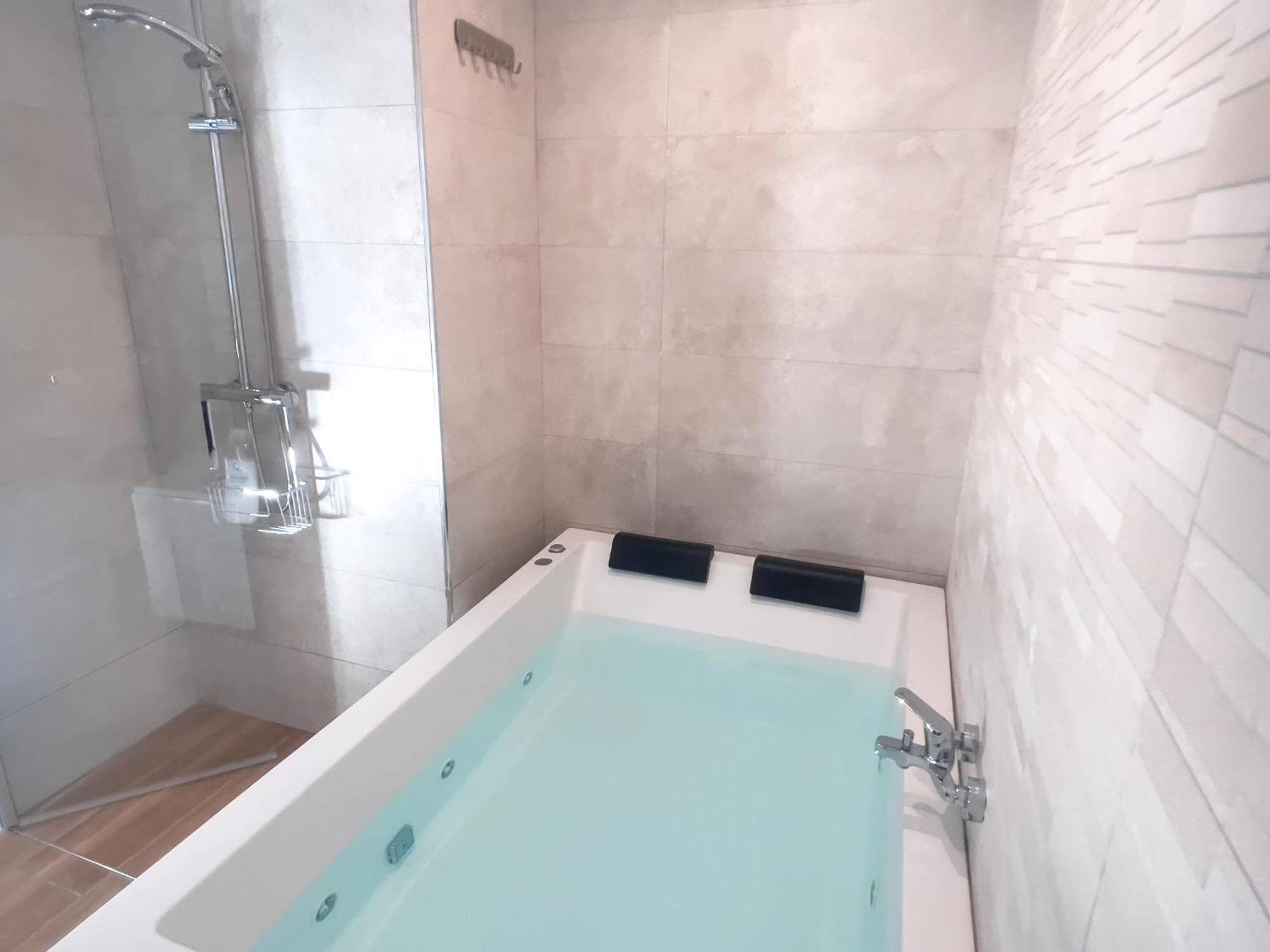 Estudio Jacuzzi Con Encanto En Triana Appartement Séville