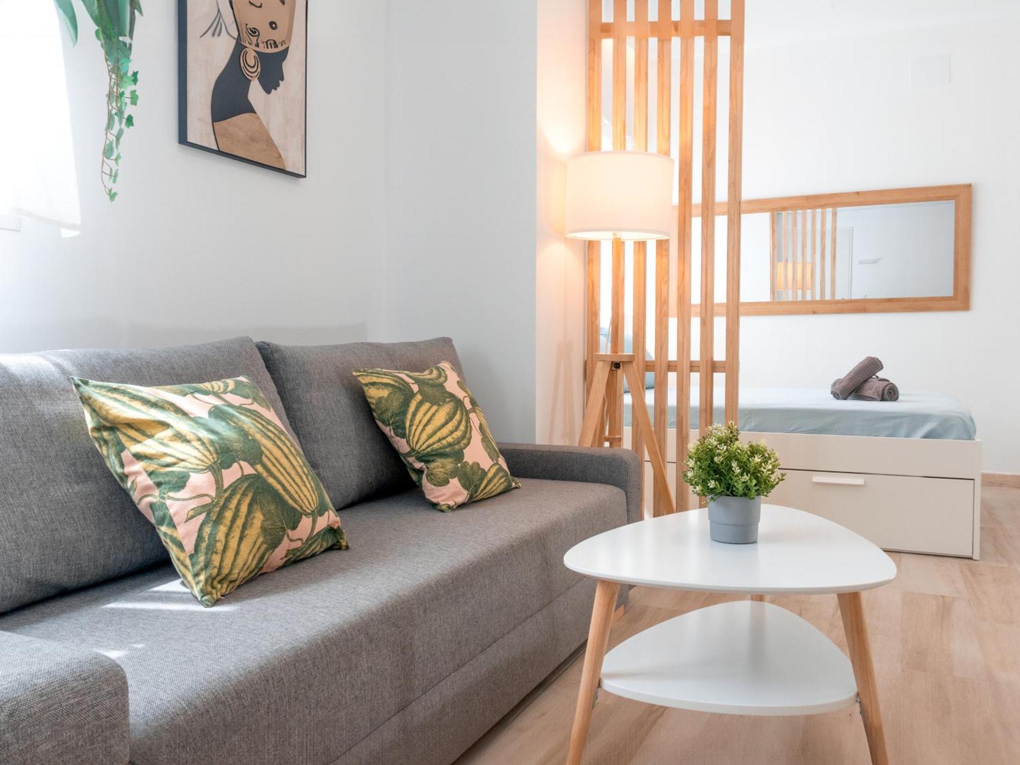 Estudio Jacuzzi Con Encanto En Triana Séville